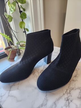 Life Stride Women's Black Knit Sock Ankle Booties with Block Heel SZ 10